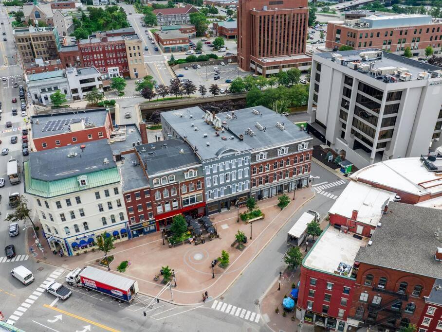 The Phenix Historic Dtwn Hotel, King Bed, Pickering Square View, Room # 301 Bangor Buitenkant foto
